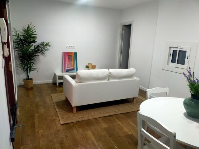 Planta baja en venta en Badalona, Lloreda. Planta baja reformada a estrenar junto al metro Fondo. Plantas bajas.
