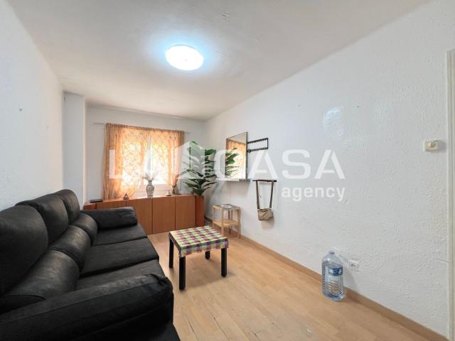 Planta baja en venta en Badalona, Llefià. OPORTUNIDAD EN LA ZONA! PLANTA BAJA EN LLEFIÀ. Plantas bajas.