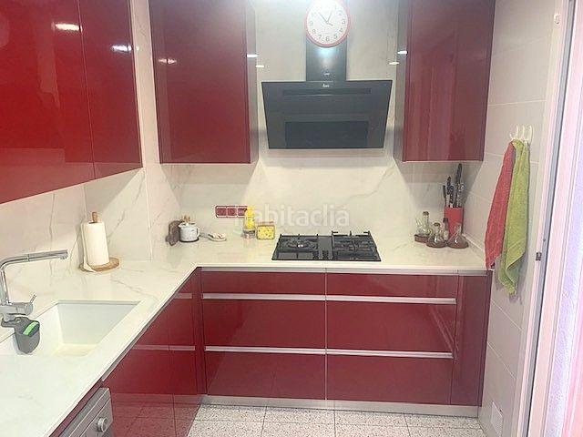 Planta baja en venta en Badalona, Morera. ¡GRAN PISO EXTERIOR CON PARKING!. Plantas bajas.
