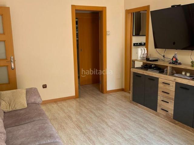 Planta baja en venta en Badalona, Sant Crist. Planta baja con 3 habitaciones y patio de 23 m2 en Badalona. Plantas bajas.