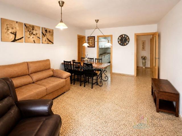 Planta baja en venta en Baleares Santa Eulària, Puig d´en Valls. Bajo en Puig den Valls con terraza, 4 habitaciones y 2 baños en venta. Plantas bajas Santa.