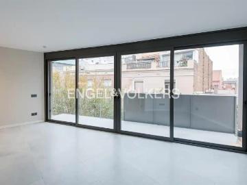 Planta baja en venta en Barcelona, Can Baró. Plantas bajas.