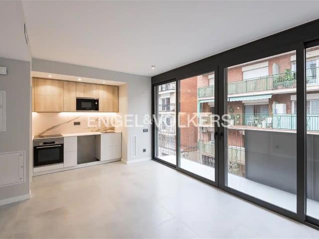 Planta baja en venta en Barcelona, Can Baró. Plantas bajas.