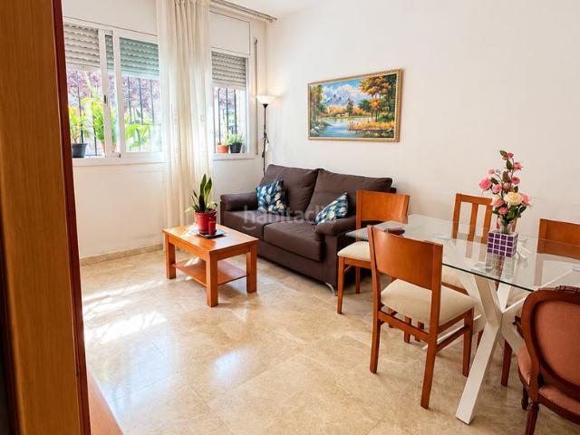 Planta baja en venta en Barcelona, Carmel. FANTÁSTICA PLANTA BAJA DE 3 HABITACIONES, LUMINOSA Y LISTA PARA ENTRAR A VIVIR EN BARCELONA. Plantas bajas.