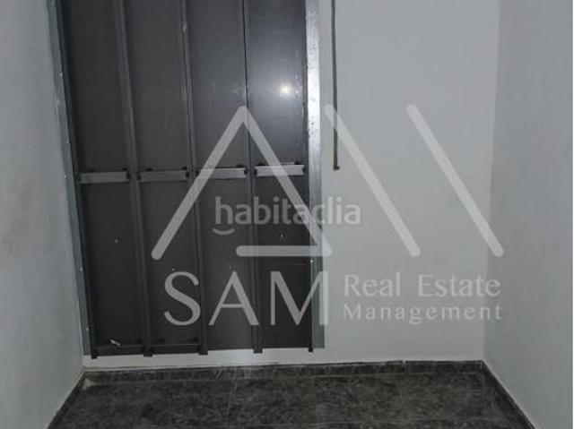 Planta baja en venta en Barcelona, Ciutat Meridiana. Plantas bajas.