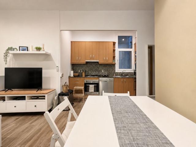 Planta baja en venta en Barcelona, Baix Guinardó. Piso planta baja de 81 m con 2 dormitorios y terraza en Barcelona. Plantas bajas.