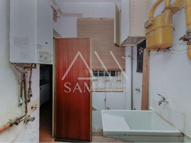 Planta baja en venta en Barcelona, El Camp de l´Arpa del Clot. Plantas bajas.