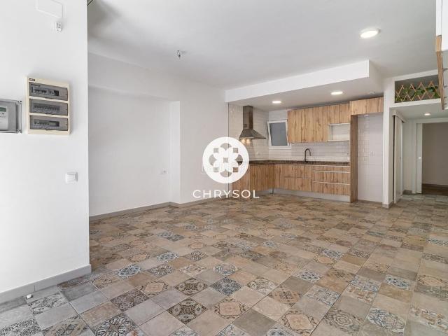 Planta baja en venta en Barcelona, Horta. Preciosa planta baja reformada en Horta. Plantas bajas.