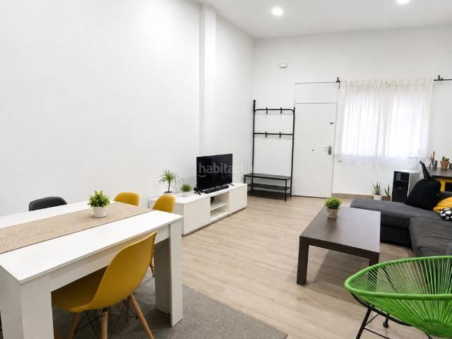 Planta baja en venta en Barcelona, La Bordeta. Plantas bajas.