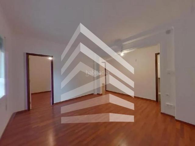 Planta baja en venta en Barcelona, Sant Martí de Provençals. Plantas bajas.