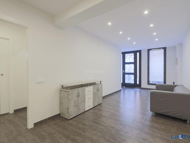 Planta baja en venta en Barcelona, Sants Badal. ATENCION INVERSIONISTAS. Plantas bajas.
