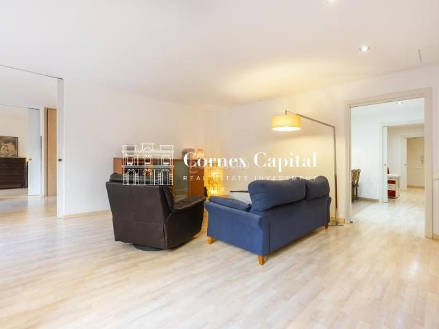 Planta baja en venta en Barcelona, Sarrià. Plantas bajas.