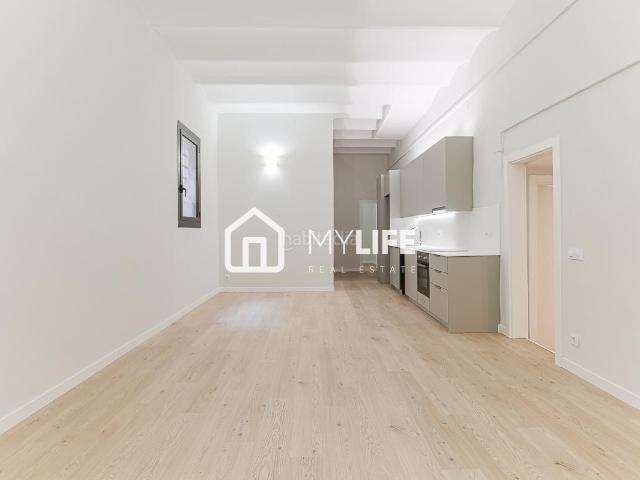 Planta baja en venta en Barcelona, St. Pere Sta. Caterina El Born. Fantástico loft reformado a estrenar en venta en el Born. Plantas bajas.