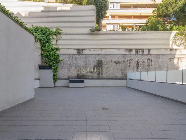 Planta baja en venta en Barcelona, Pedralbes. Piso con gran terraza en Pedralbes. Plantas bajas.