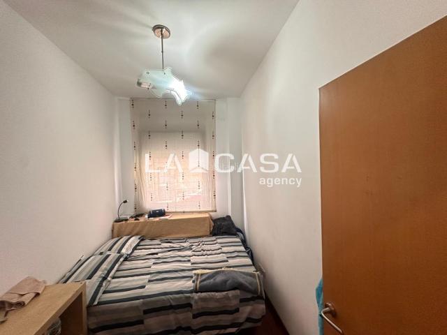 Planta baja en venta en Canovelles. Planta baja exterior ideal para inversión. Plantas bajas.