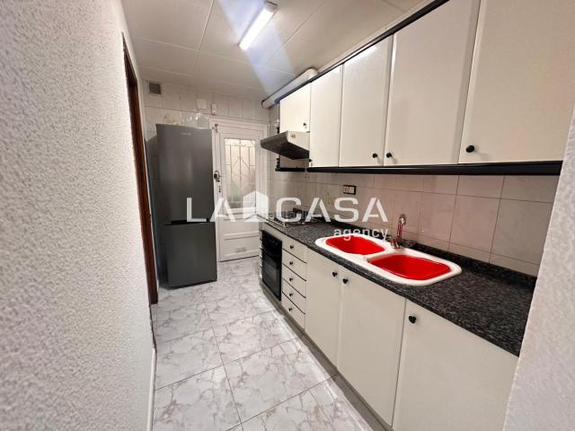 Planta baja en venta en Canovelles. Plantas bajas.