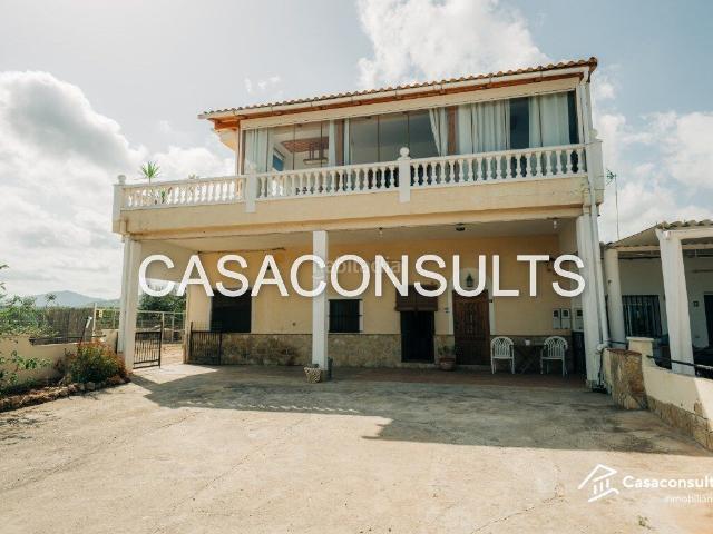 Planta baja en venta en Cabanes. PLANTA BAJA SEMIREFORMADA CON GARAJE Y TERRAZA CERCA DEL MAR. Plantas bajas.