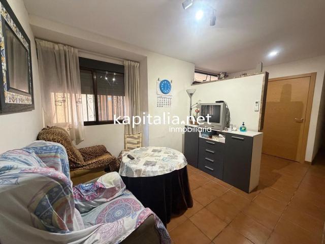 Planta baja en venta en Cocentaina. Vivienda en planta baja con bodega en sótano. Plantas bajas.