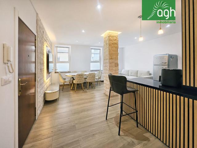 Planta baja en venta en Coruña A, Sagrada Familia. * 83 M² Y TRES DORMITORIOS: UN BAJO REFORMADO A UN PASO DE VIOÑO Y SANTA MARGARITA *. Plantas bajas Coruña.