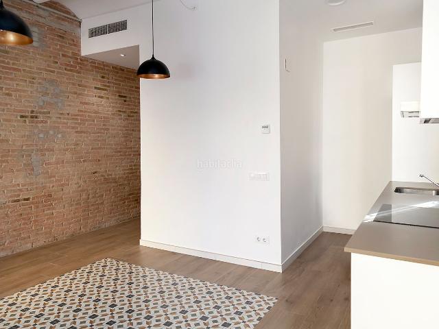 Planta baja en venta en Cornellà de Llobregat, Centre. Planta baja esquinera con encanto. Plantas bajas Cornellà de.