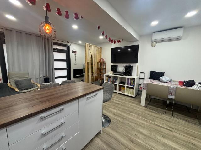 Planta baja en venta en Cornellà de Llobregat, El Pedró. LOCAL ACONDICIONADO COMO VIVIENDA. Plantas bajas Cornellà de.