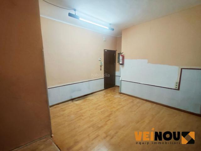 Planta baja en venta en Cornellà de Llobregat, La Gavarra. Planta baja en la calle Frederic Soler, Cornella una propiedad con un potencial inmenso y lista para una refor. Plantas bajas Cornellà de.
