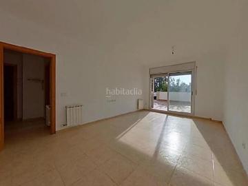 Planta baja en venta en Cubelles, Les Salines Pla de Sant Pere. Planta baja con terraza. Plantas bajas.