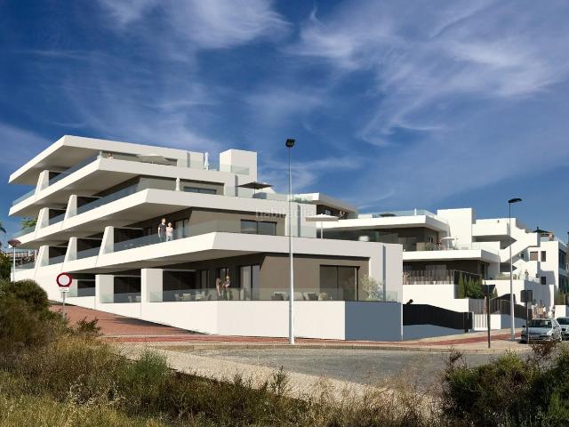 Planta baja en venta en Elche Elx, La Marina. Vivienda en planta baja con terraza y jardín Residencial El Pinet Beach II. Plantas bajas Elche.