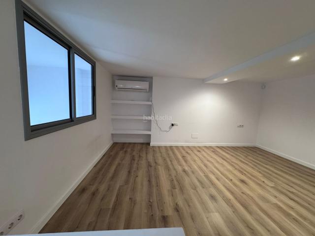 Planta baja en venta en Esplugues de Llobregat, Montesa. PLANTA BAJA DE 1 HABITACIÓN Y 115 M2 CON ASCENSOR. Plantas bajas Esplugues de.