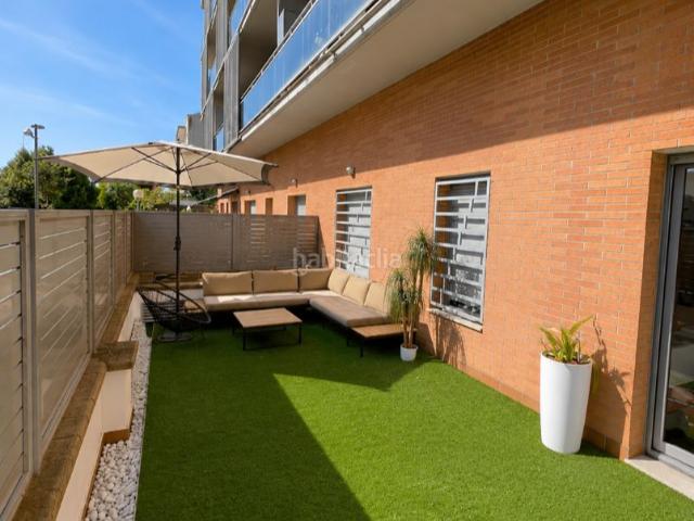 Planta baja en venta en Figueres, Creu de la Mà. Bajo con jardín privado: tranquilidad y confort en tu nuevo hogar. Plantas bajas.