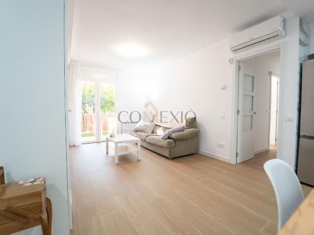 Planta baja en venta en Girona, Eixample Sud Migdia. PISO GIRONA CENTRO PERICOT JARDÍN Y DOS PARKINGS. Plantas bajas.