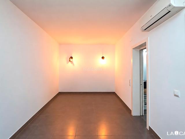 Planta baja en venta en Hospitalet de Llobregat L´, La Florida. Bajo con gran potencial 1 habitación con posibilidad de 2. Plantas bajas Hospitalet de Llobregat.