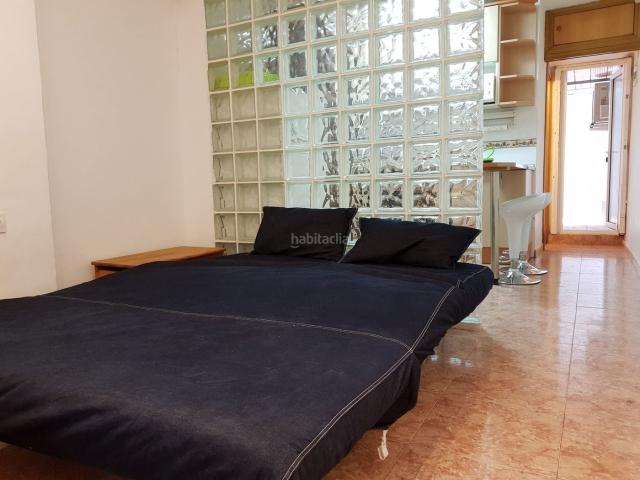 Planta baja en venta en Hospitalet de Llobregat L´, Sanfeliu. loft alquilado. Plantas bajas Hospitalet de Llobregat.