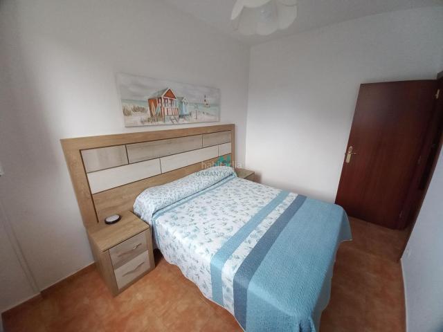 Estudio en venta en Laredo, El Puntal. Se vende bajo en Laredo. Estudios.