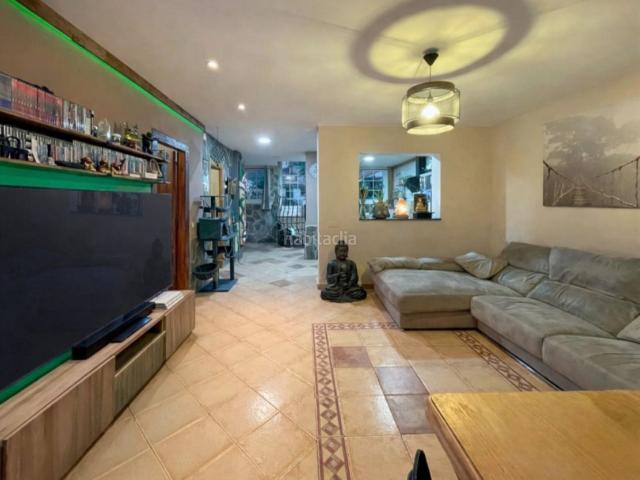 Planta baja en venta en Manresa, Poble Nou. Piso con gran jardin. Plantas bajas.