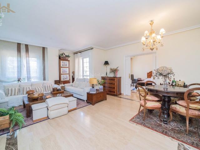 Planta baja en venta en Majadahonda, Monte el Pilar. Bajo con Jardín en Calle MORERAS. Plantas bajas.