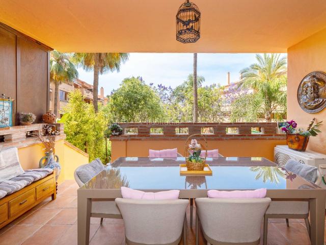 Planta baja en venta en Marbella, La Carolina Guadalpín. Apartamento en Costa Nagüeles, Milla de Oro. Plantas bajas.