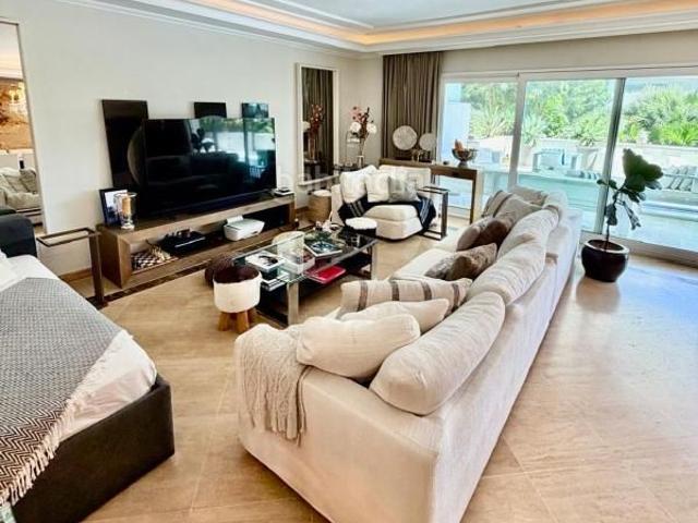 Planta baja en venta en Marbella, Puerto Banús. Plantas bajas.