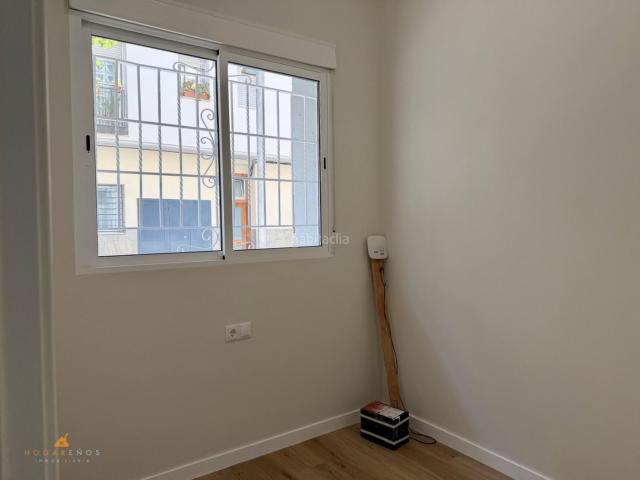Planta baja en venta en Mataró, Cerdanyola Nord. Planta baja con reforma integral, 3 habitaciones y patio. Plantas bajas.