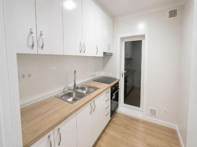 Planta baja en venta en Mataró, Cerdanyola Sud. PLANTA BAJA TOTALMENTE REFORMADA JUNTO A AVDA. PRINCIPAL. Plantas bajas.