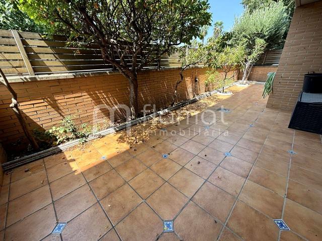 Planta baja en venta en Montgat. BAJOS CON TERRAZA, PARKING Y TRESTERO. Plantas bajas.