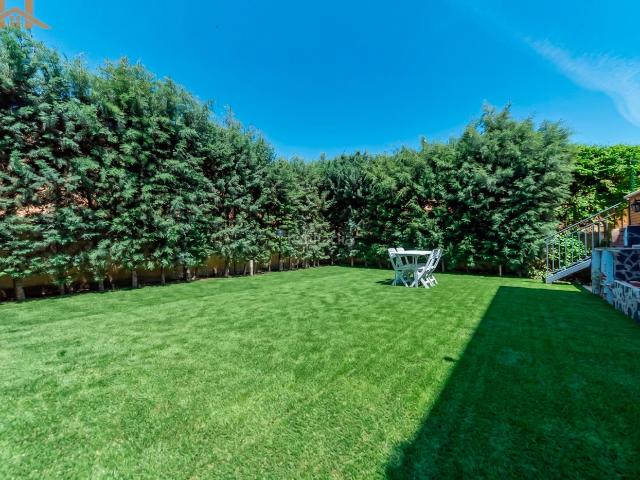 Planta baja en venta en Navalcarnero, La Dehesa El Pinar. HOGARES NAVALCARNERO VENDE OPORTUNIDAD EN LA DEHESA. Plantas bajas.