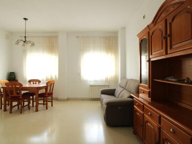Planta baja en Venta en Nucli Urbà