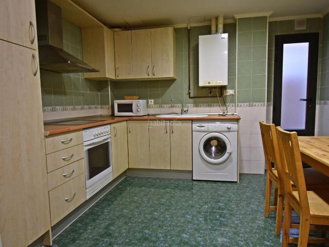 Planta baja en venta en Olmedo. REF. 135H. PISO CÉNTRICO EN PLANTA BAJA OLMEDO. Plantas bajas.
