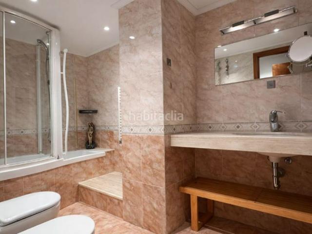 Planta baja en venta en Olot. Habitatge únic al centre d'Olot, planta baixa amb jardí i piscina privada. Plantas bajas.