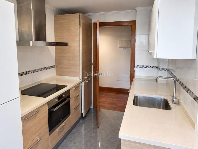Planta baja en venta en Orio. Espectacular vivienda en primera línea de la playa.Impecable. Plantas bajas.