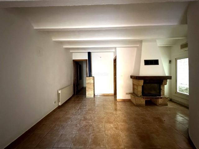Planta baja en venta en Pallejà. Vivienda para transformar en Pallejà. Plantas bajas.