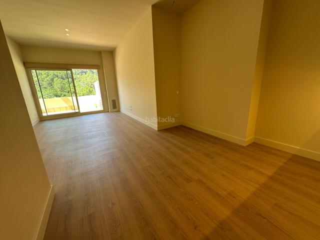Planta baja en venta en Palma de Cervelló La. BAJO CON TERRAZA Y JARDÍN CERCA DE BARCELONA. Plantas bajas Palma de Cervelló.