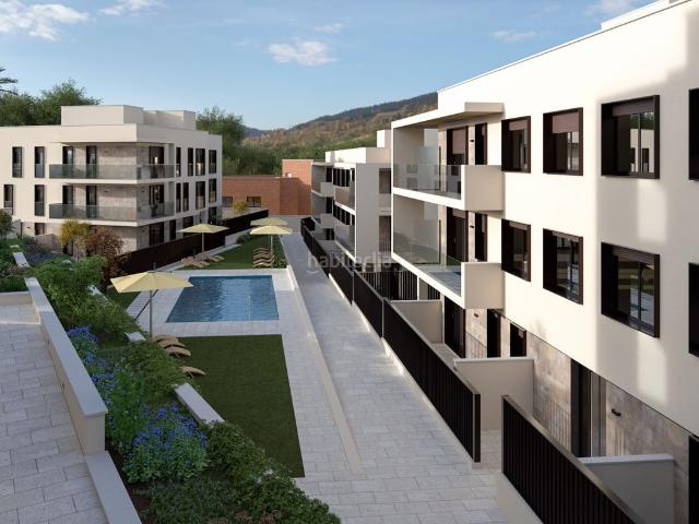 Planta baja en venta en Papiol El. Obra nueva en El Papiol: pisos con jardín, terrazas y piscina comunitaria. Plantas bajas Papiol.