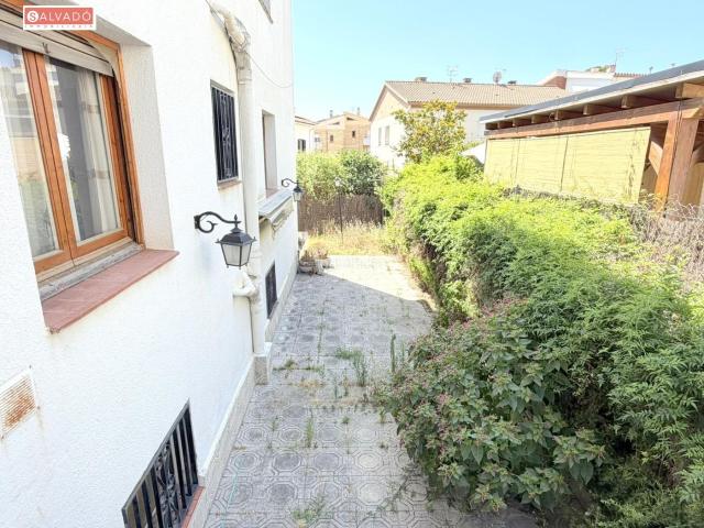 Planta baja en venta en Segur de Calafell, Segur de Calafell Nucli Urbà Costa Dorada. AMPLIA PLANTA BAJA CON GRAN TERRAZA, GARAJE PRIVADO Y MÚLTIPLES POSIBILIDADES EN EL CENTRO DE SEGUR DE CALAFELL!.